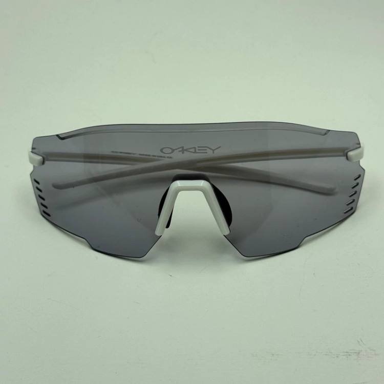 تصویر عینک آفتابی اوکلی سفید OAKLEY 19659