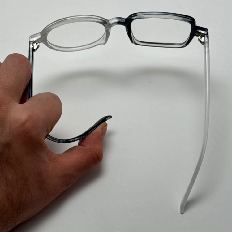 تصویر فریم عینک طبی بلوکات سلین Celine مربع دایره ای سفید مشکی