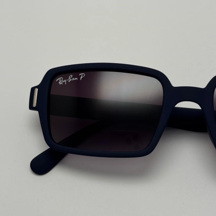 تصویر عینک آفتابی پلاریزه ریبن مستطیلی آبی پر رنگ کد rayban RB 2201