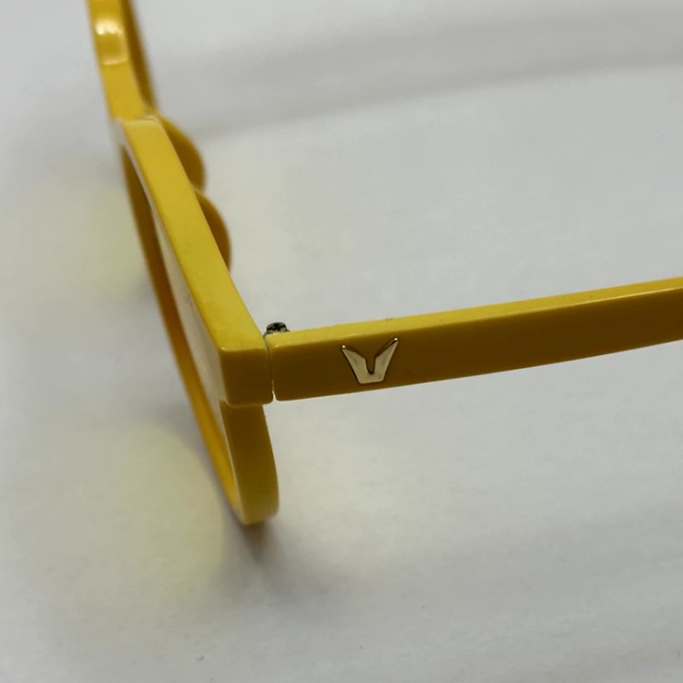 تصویر عینک آفتابی و شب جنتل مانستر گرد رنگ زرد