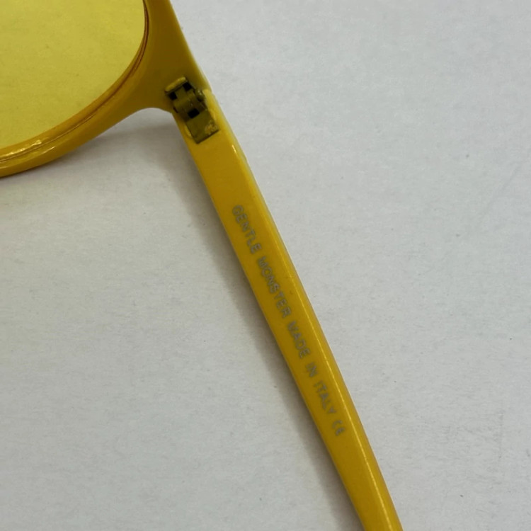 تصویر عینک آفتابی و شب جنتل مانستر گرد رنگ زرد