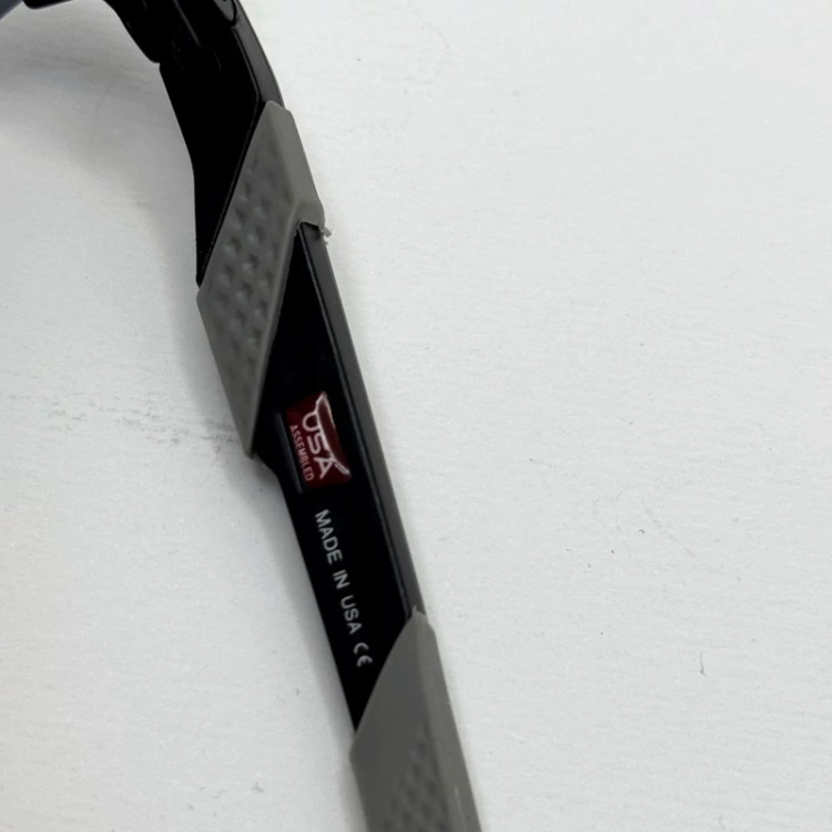 تصویر عینک آفتابی اوکلی مشکی کد OAKLEY TO4935