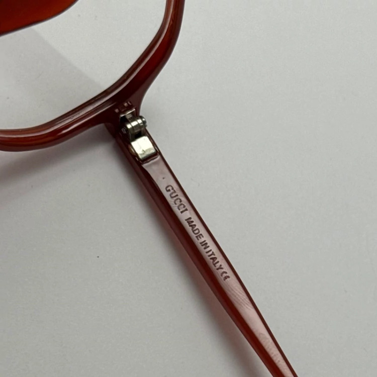 تصویر فریم عینک طبی بلوکات گوچی GUCCI گرد قرمز زرشکی