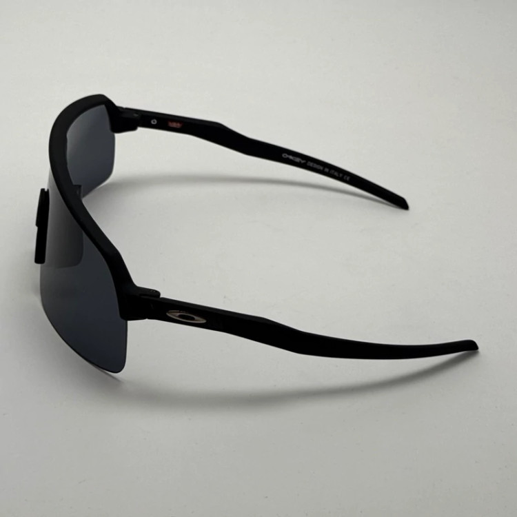 تصویر عینک آفتابی اسپرت اوکلی OAKLEY مدل SUTRO تمام مشکی