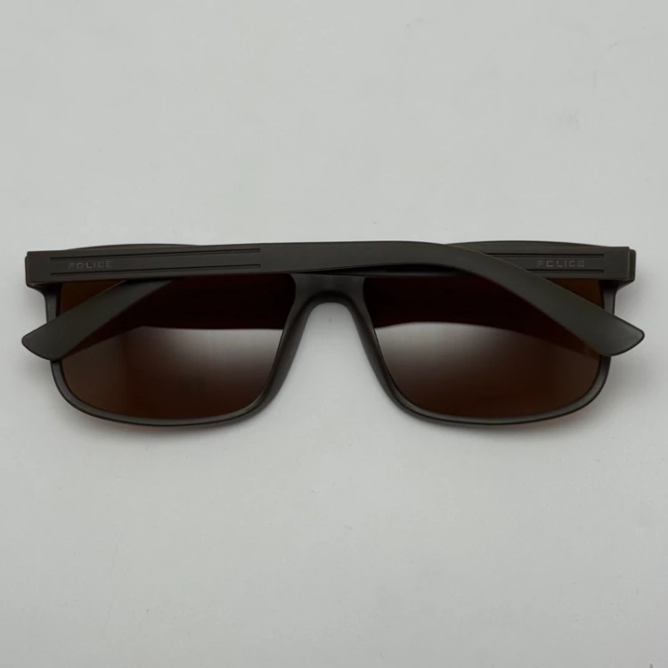 تصویر عینک آفتابی پلیس POLICE قهوه ای پلاریزه و یووی 400 به همراه کاور پارچه ای و دستمال نانو کد 1956