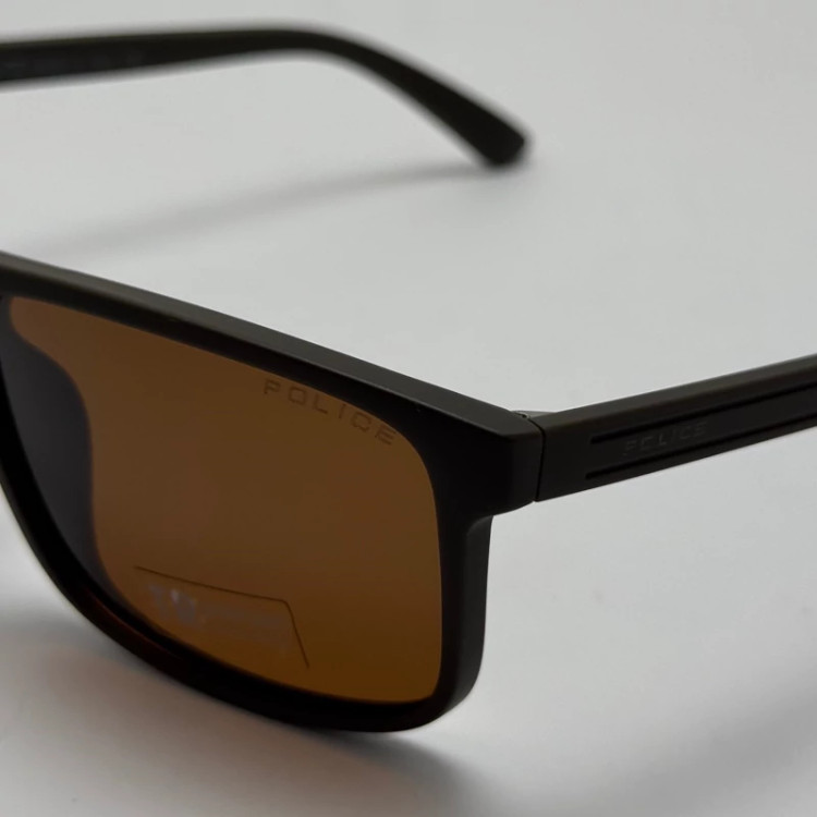 تصویر عینک آفتابی پلیس POLICE قهوه ای پلاریزه و یووی 400 به همراه کاور پارچه ای و دستمال نانو کد 1956