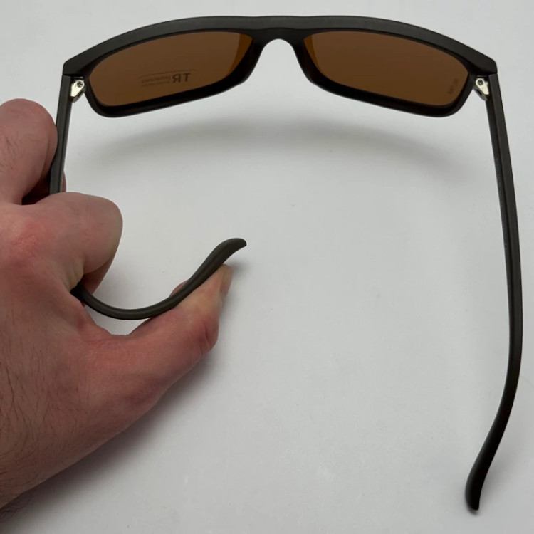 تصویر عینک آفتابی پلیس POLICE قهوه ای پلاریزه و یووی 400 به همراه کاور پارچه ای و دستمال نانو کد 1956