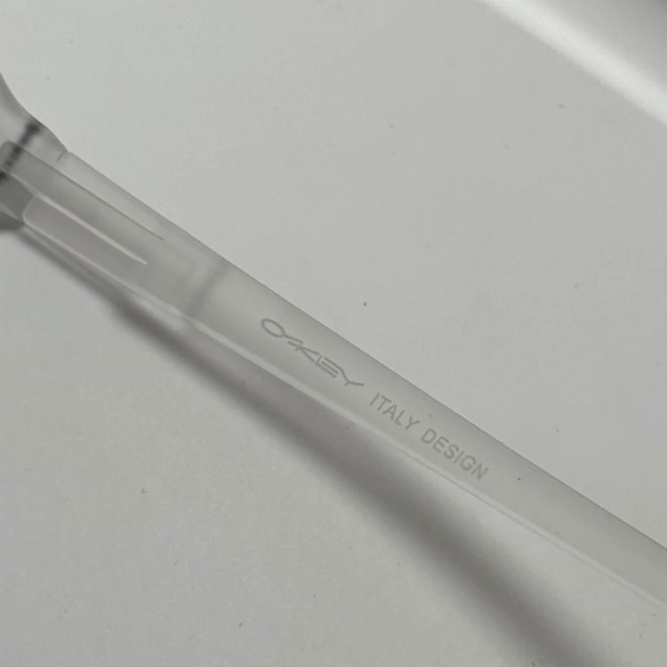 تصویر عینک آفتابی پلاریزه اوکلی OAKLEY کریستالی مشکی مستطیلی کد 6337