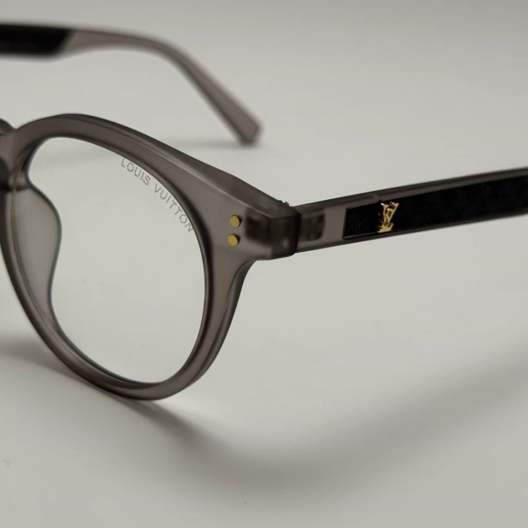 تصویر فریم عینک بلوکات طبی لویی ویتون طوسی tr90 نرم و سبک به همراه کاور پارچه ای و دستمال - عینک کار با کامپیوتر و موبایل