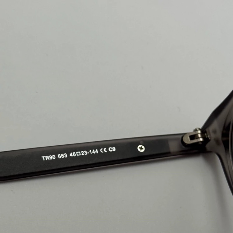 تصویر فریم عینک بلوکات طبی لویی ویتون طوسی tr90 نرم و سبک به همراه کاور پارچه ای و دستمال - عینک کار با کامپیوتر و موبایل