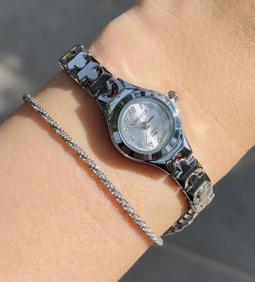 تصویر ساعت مچی زنانه هانگری ظریف و شیک