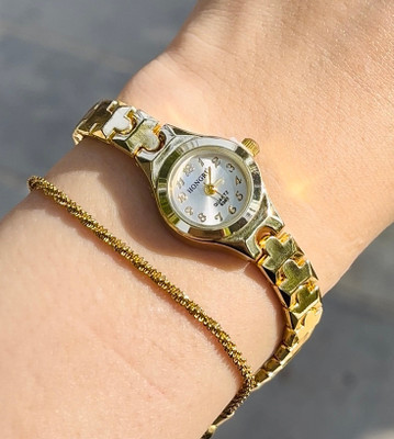 تصویر ساعت مچی زنانه هانگری ظریف و شیک